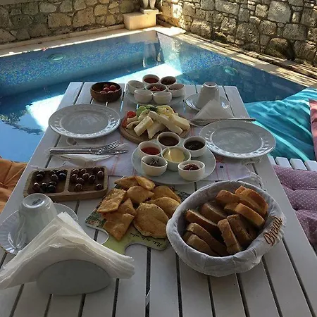 Aladam Hotel